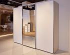 Schwebetürenschrank